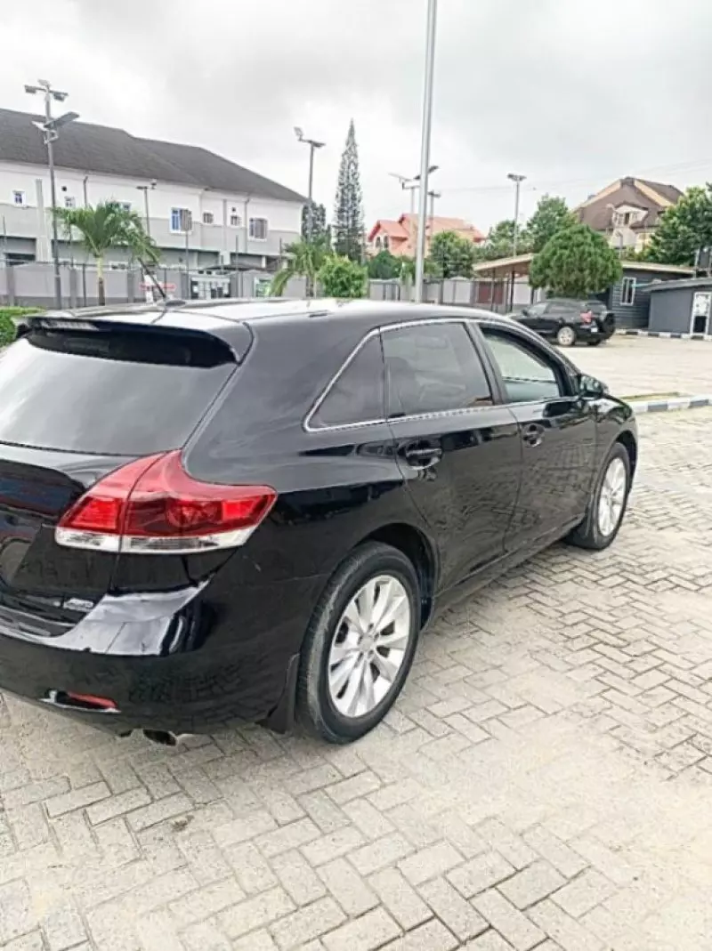 Toyota Venza   - 2013