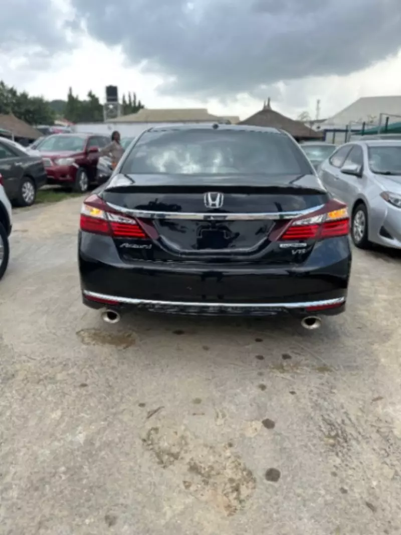 Honda Accord - 2017