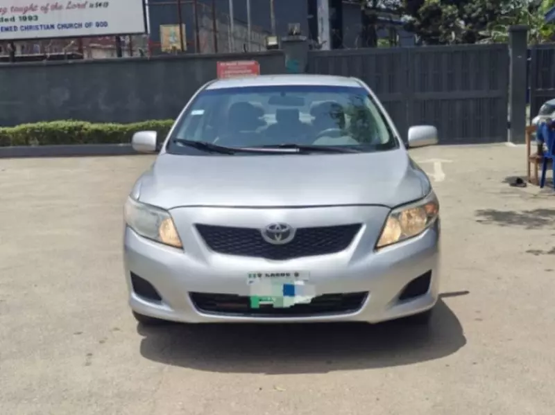 TOYOTA Corolla   - 2010