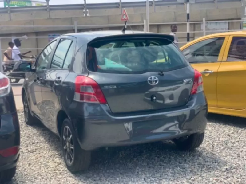 TOYOTA Yaris - 2010