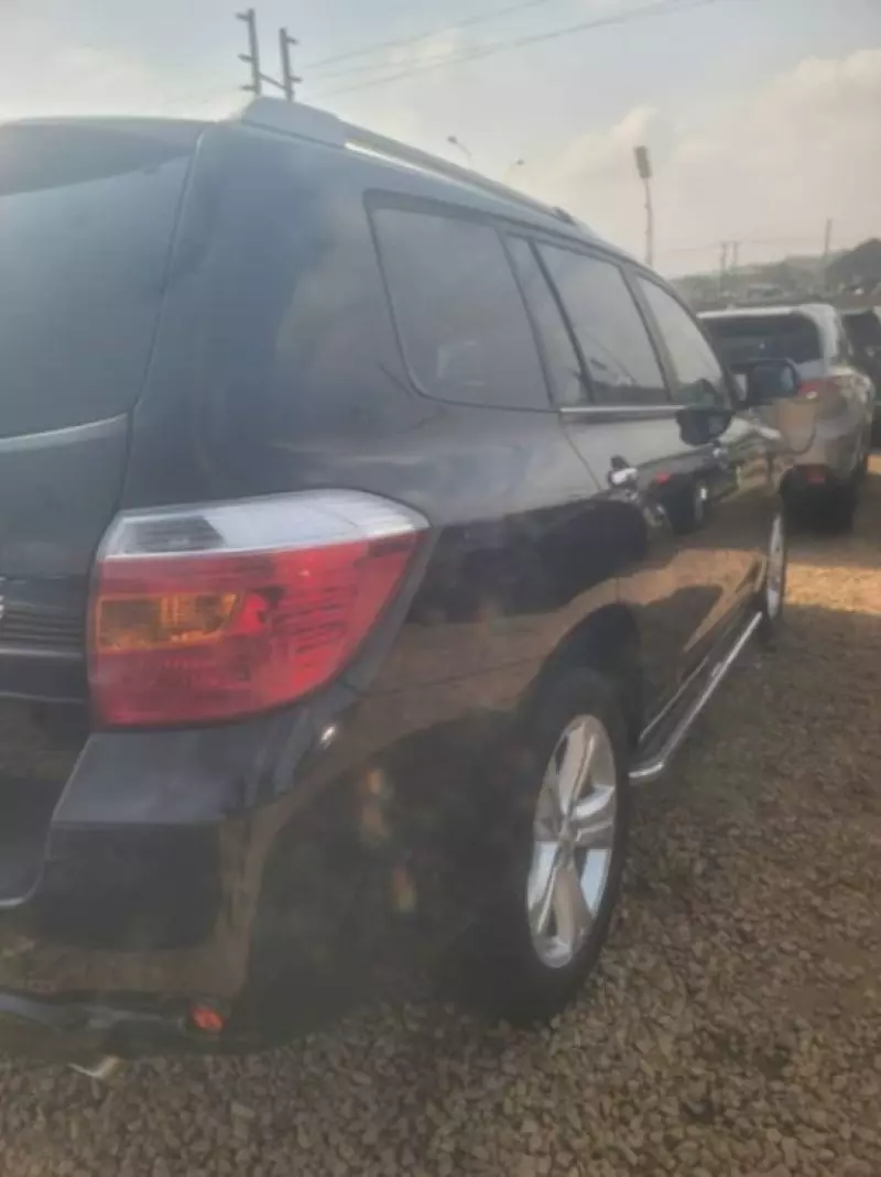 Toyota Highlander   - 2009