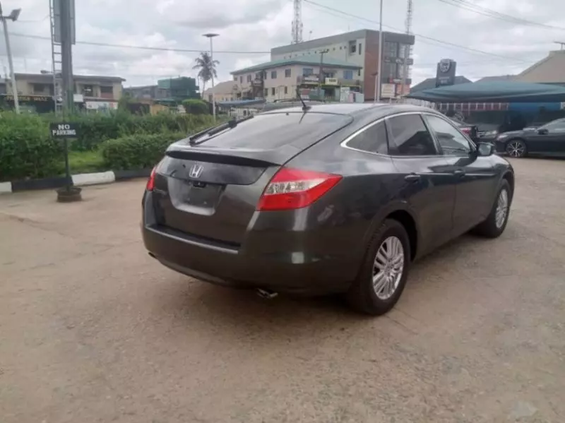 Honda Crosstour   - 2012