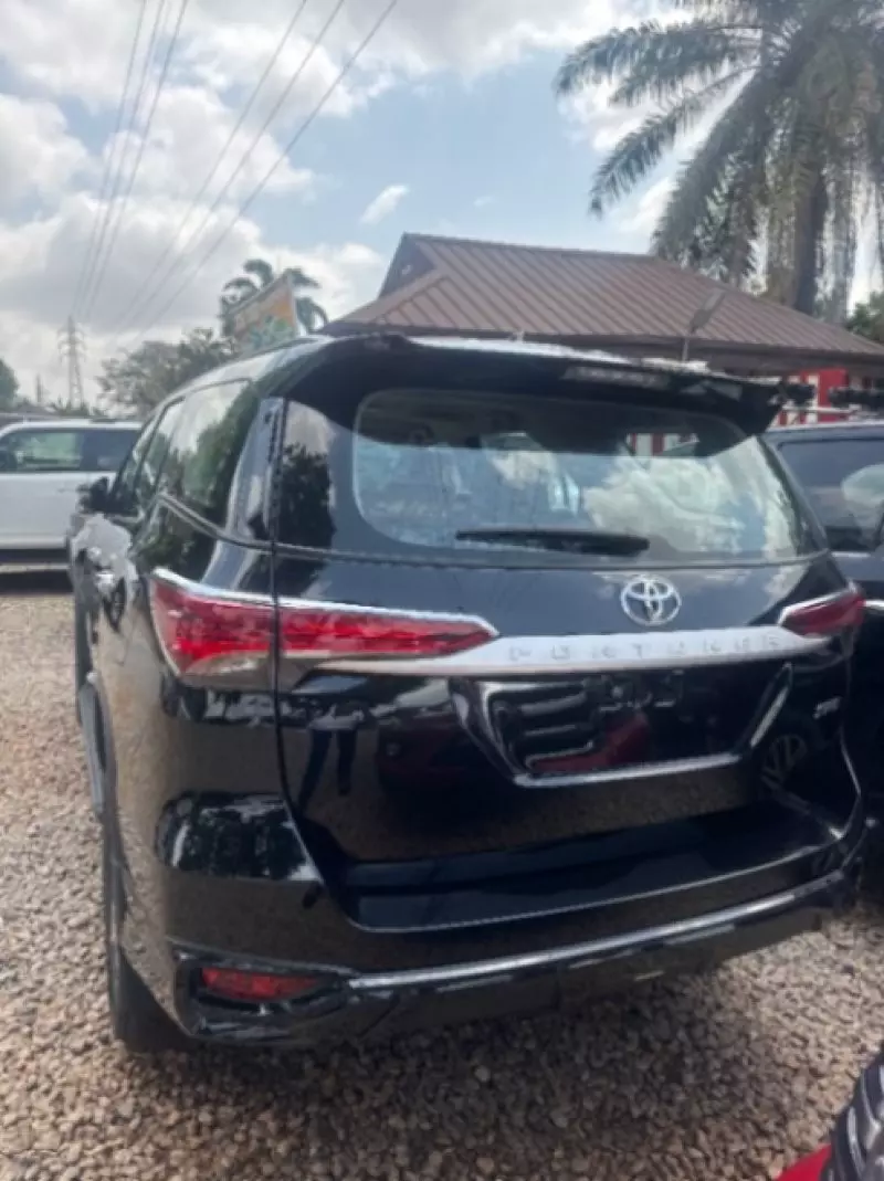 Toyota Fortuner   - 2025