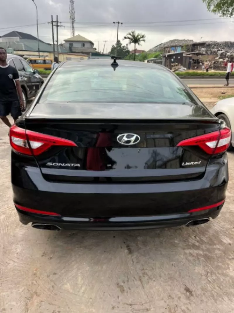 Hyundai Sonata   - 2016