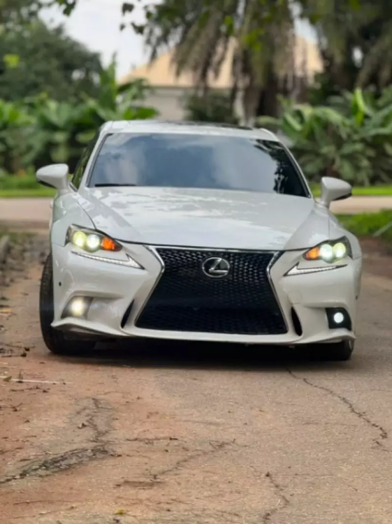 Lexus IS   - 2014