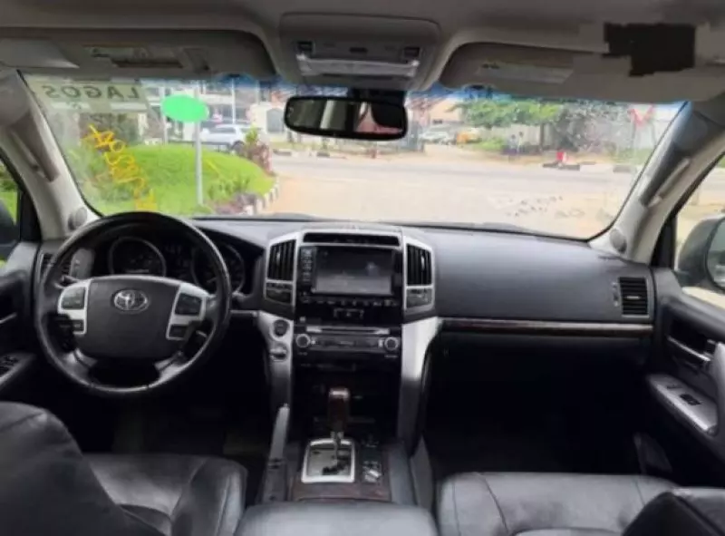 Toyota Land Cruiser   - 2013