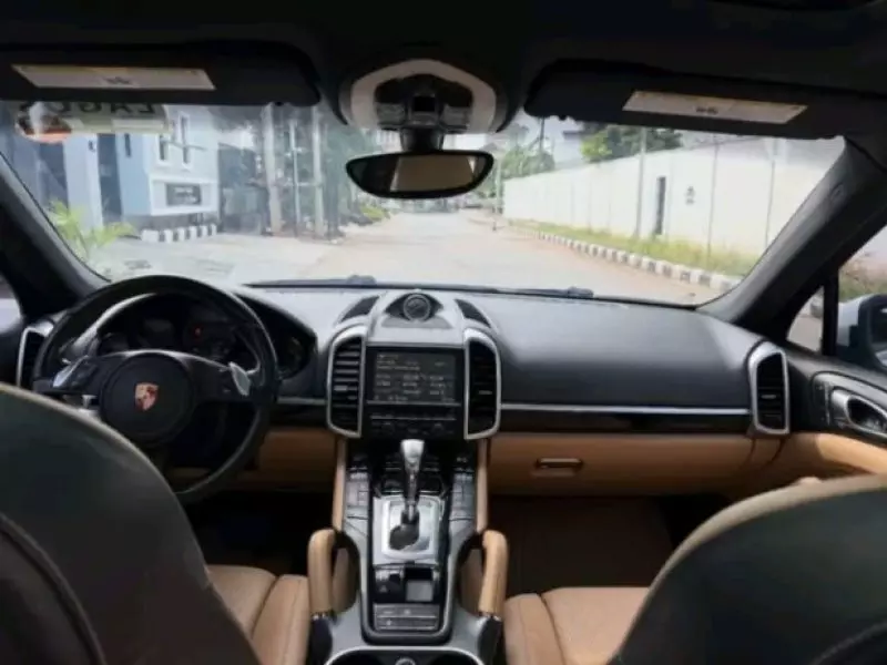 PORSCHE Cayenne   - 2015