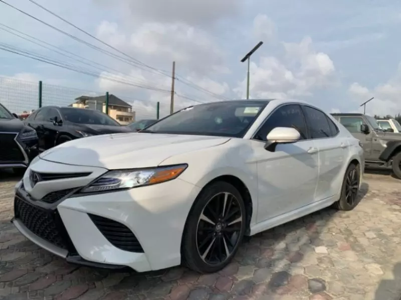 Toyota Camry   - 2018