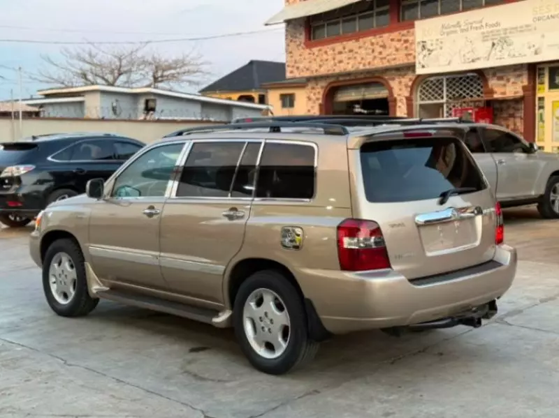 Toyota Highlander   - 2005