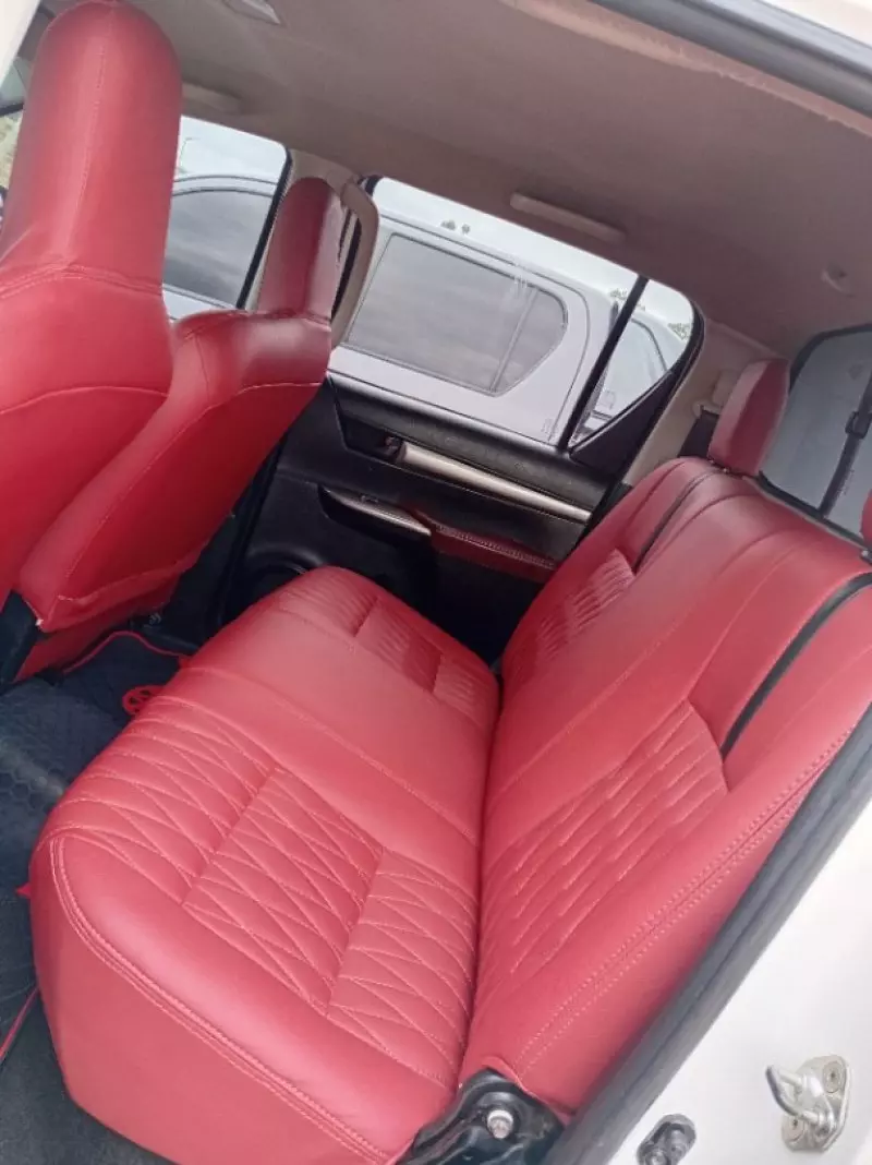 Toyota Hilux   - 2019