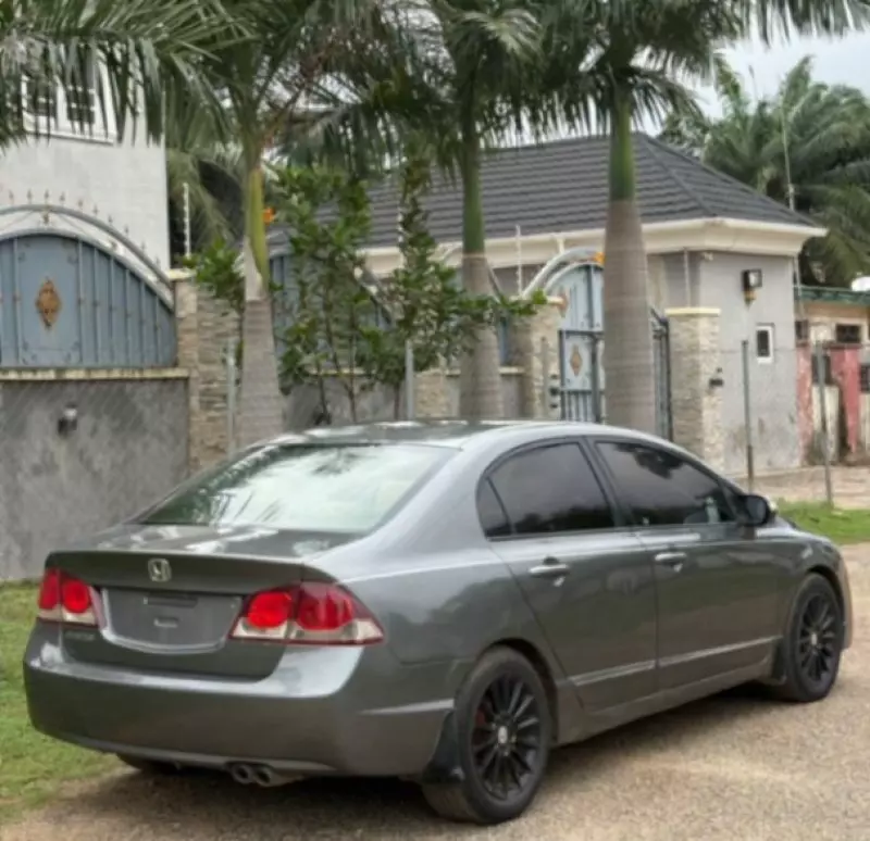 Honda Civic   - 2009
