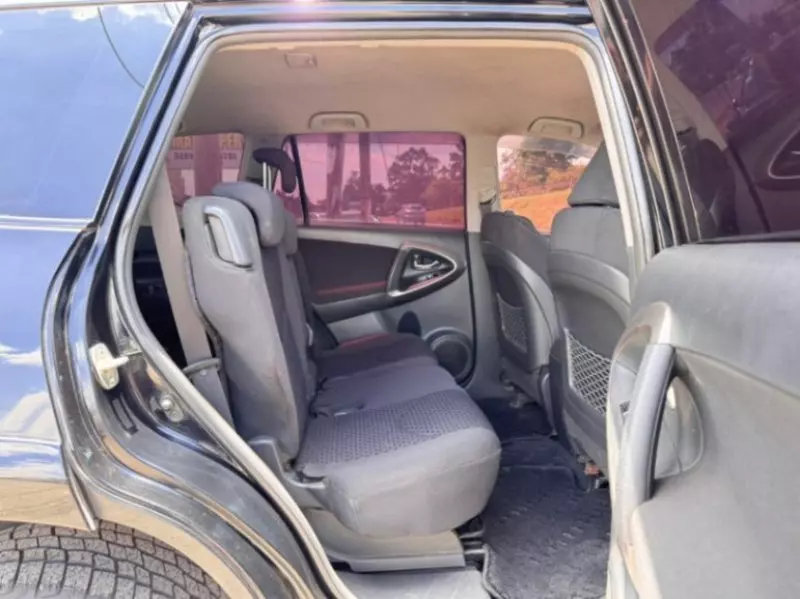 Toyota Vanguard    - 2012