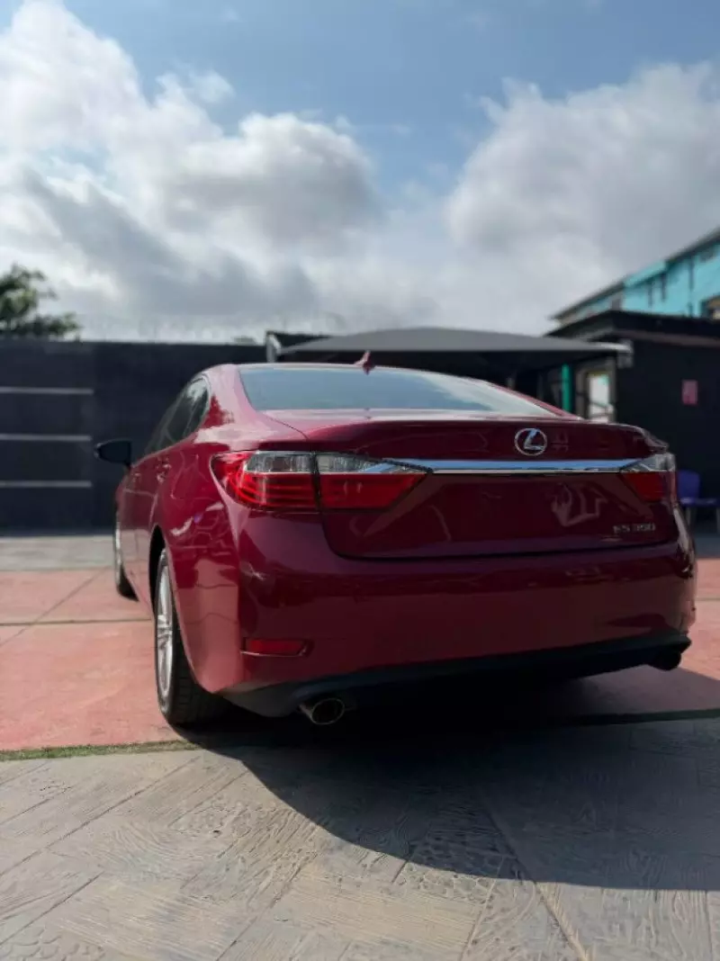 Lexus ES   - 2013