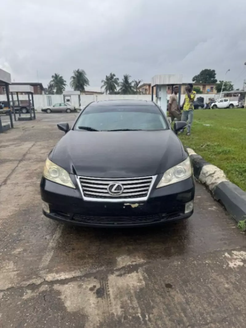 Lexus ES 350   - 2011