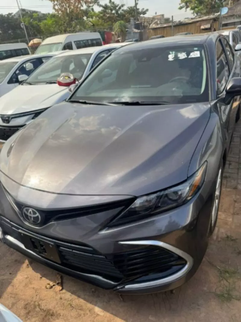 Toyota Camry - 2021