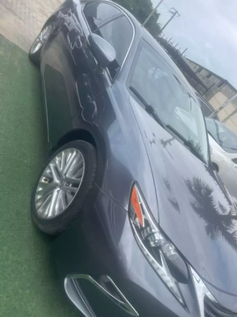 Lexus ES   - 2014