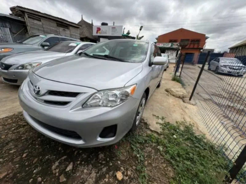 Toyota Corolla   - 2012