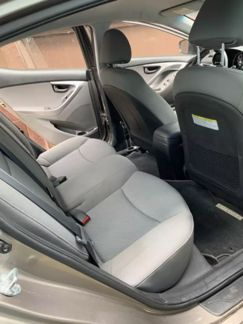 Hyundai Elantra   - 2013