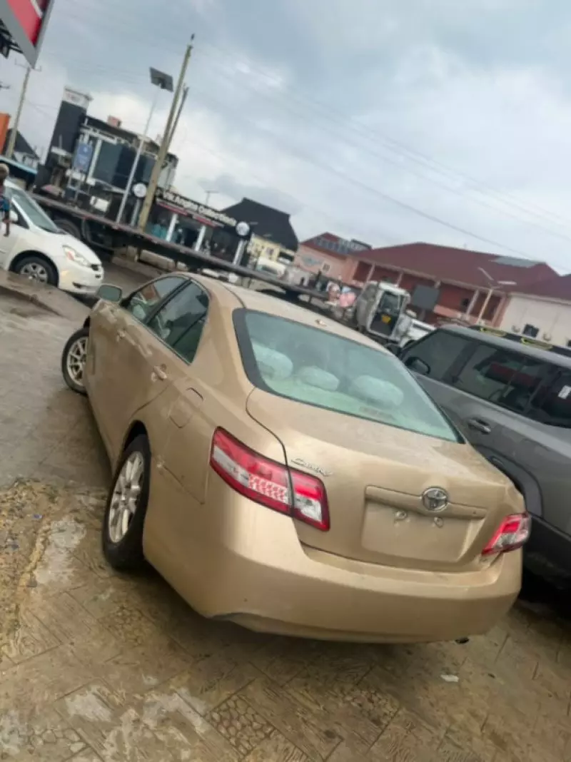 TOYOTA Camry   - 2011