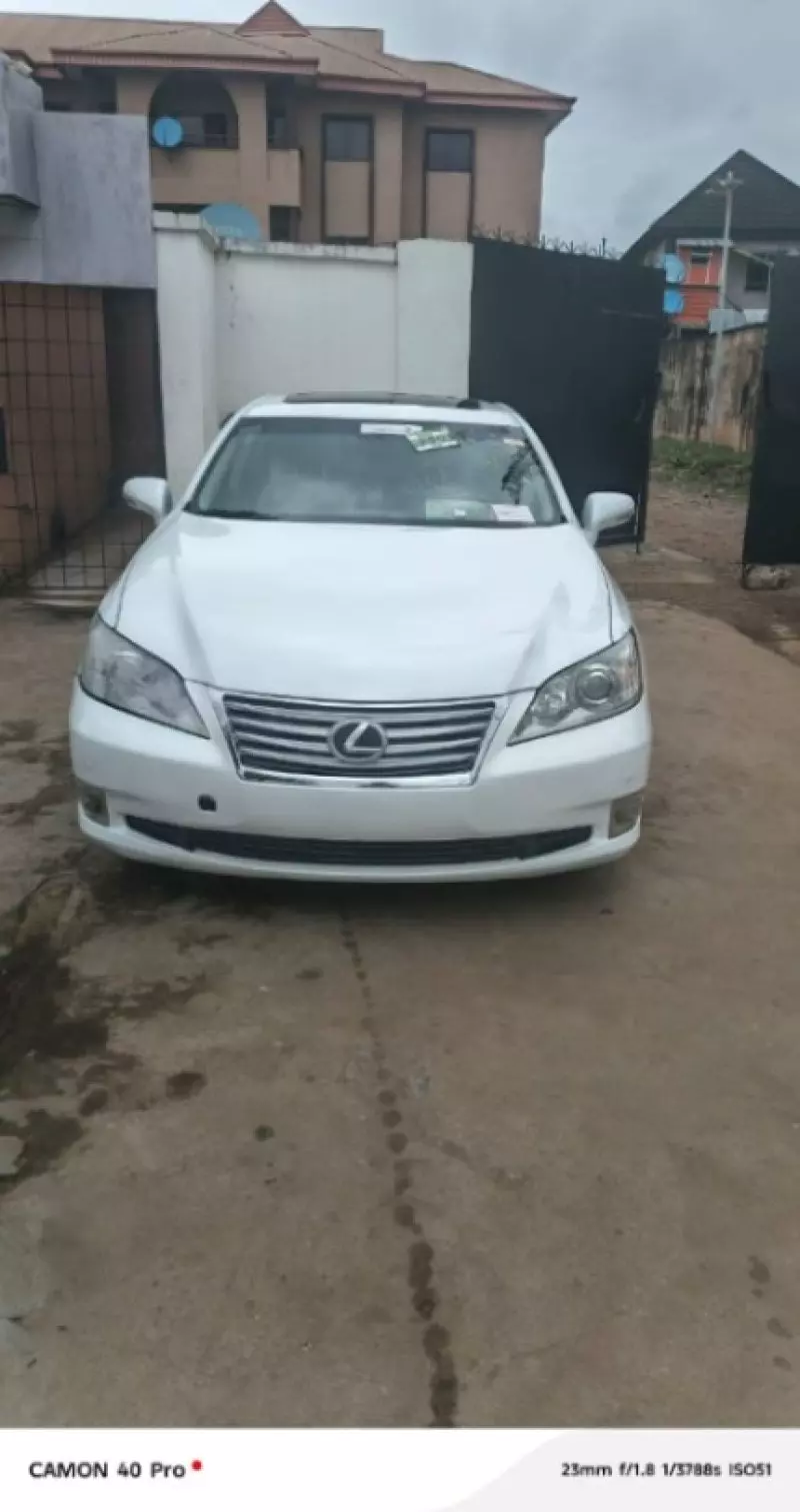 Lexus ES 350   - 2012