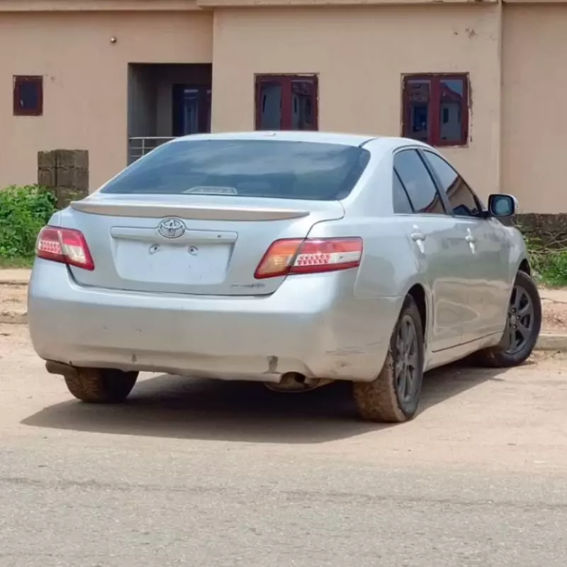 Toyota Camry - 2010