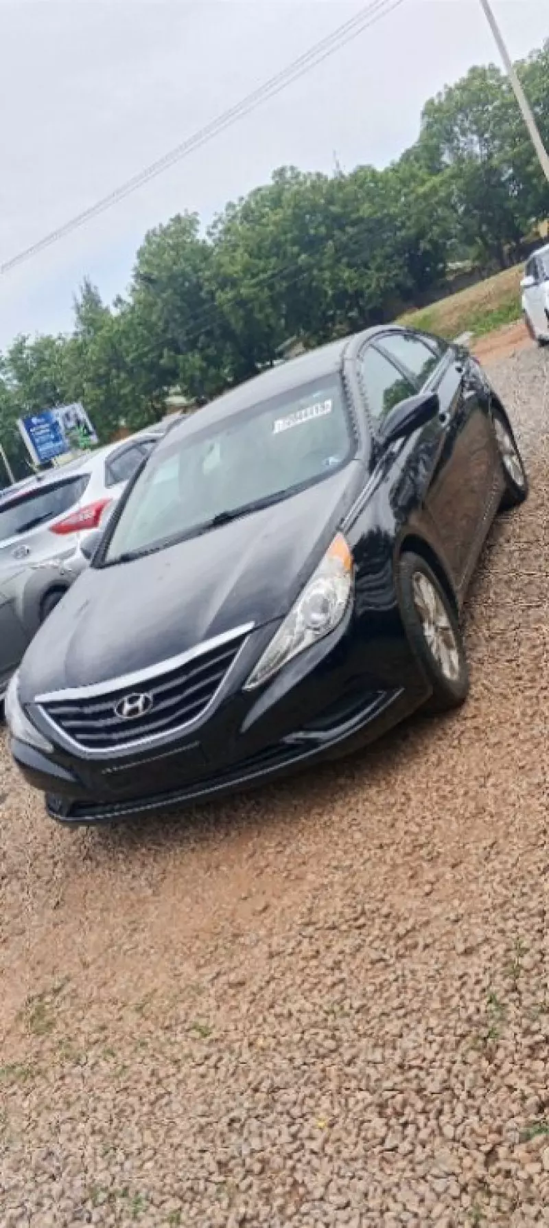 Hyundai Sonata   - 2011