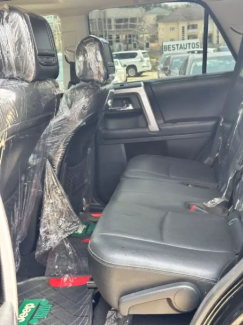TOYOTA 4-Runner   - 2018
