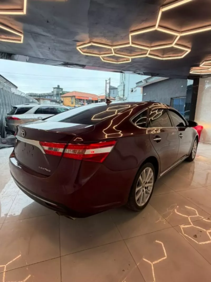 TOYOTA Avalon   - 2015
