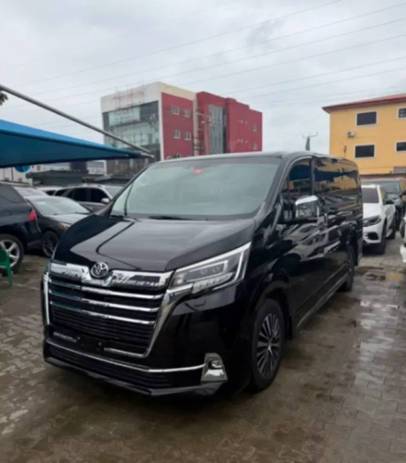 TOYOTA Granvia   - 2023
