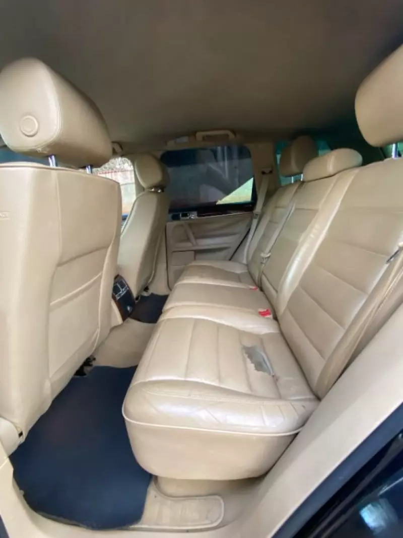 Volkswagen Touareg   - 2005