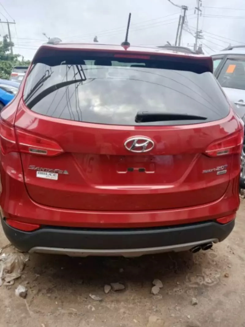 Hyundai Santa Fe   - 2013