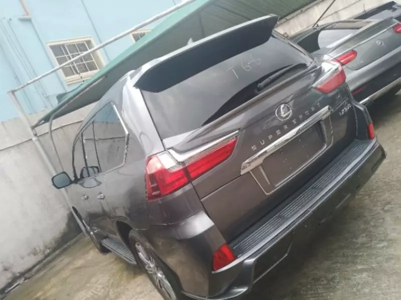 Lexus LX 570   - 2016