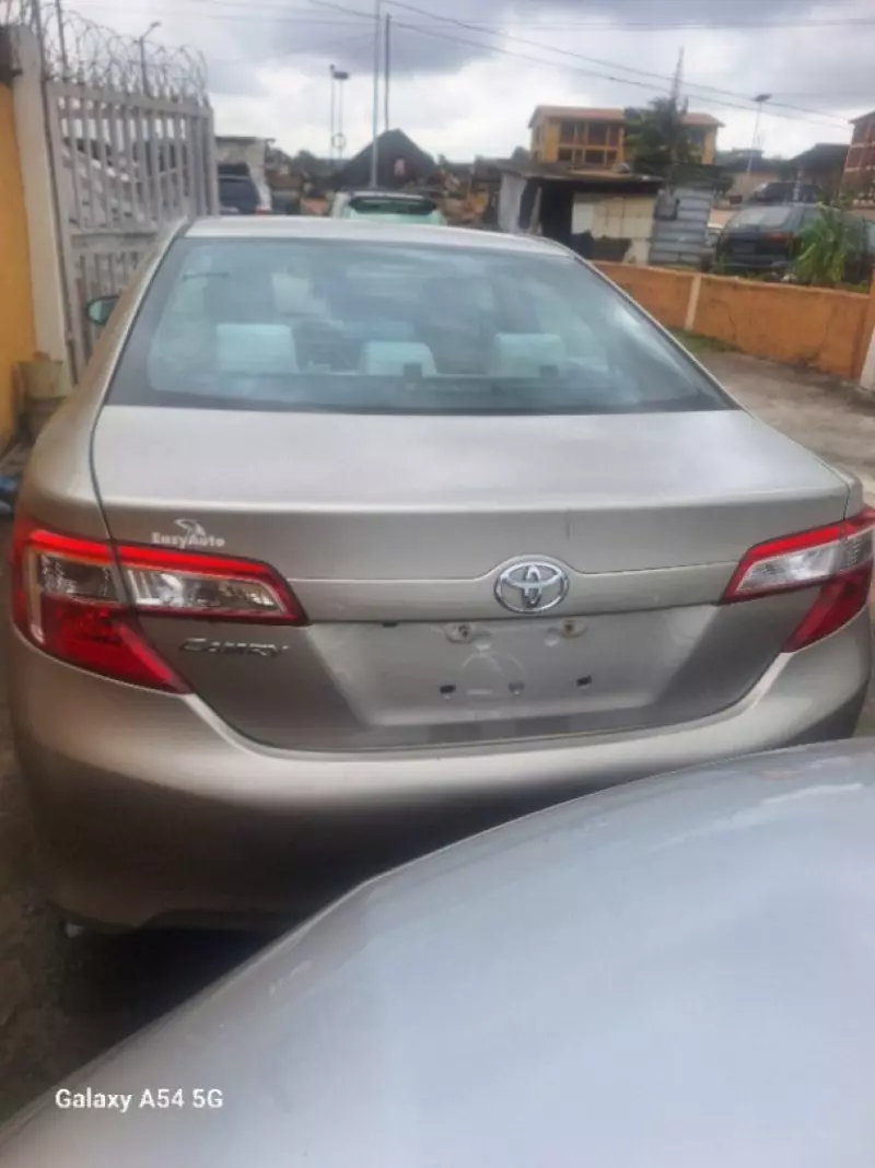 TOYOTA Camry   - 2014