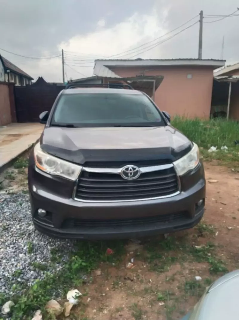Toyota Highlander   - 2015