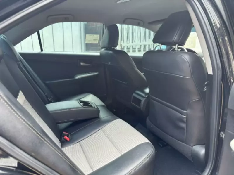 Toyota Camry   - 2012
