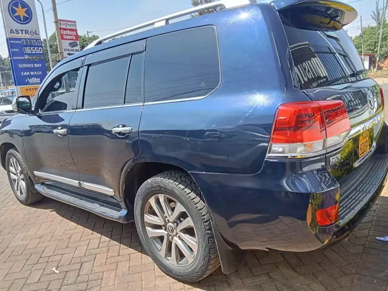 Toyota Landcruiser   - 2016