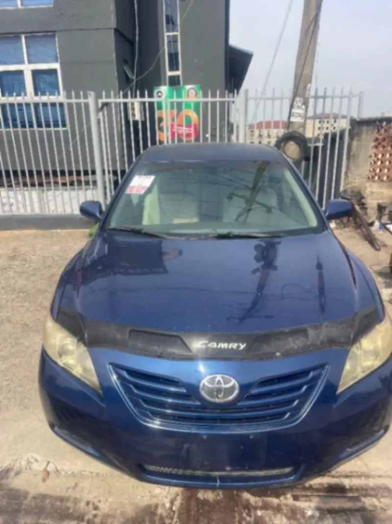 TOYOTA Camry - 2009