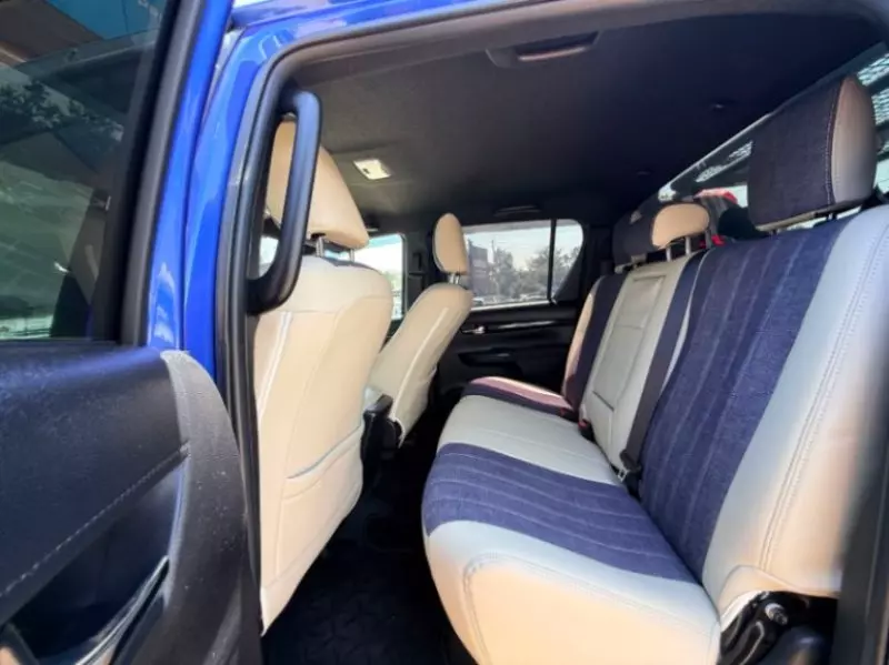 TOYOTA Hilux - 2019
