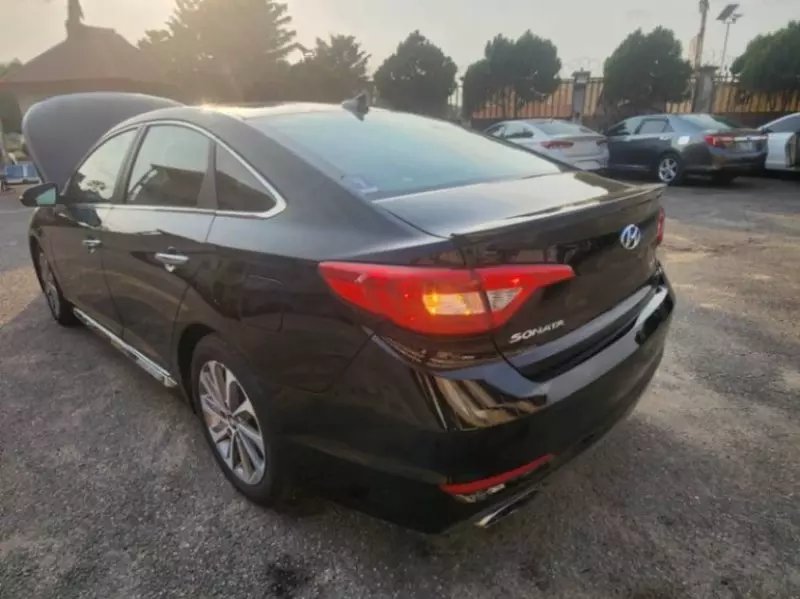 Hyundai Sonata   - 2015