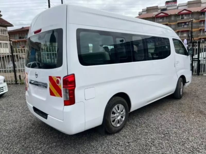 Nissan NV350   - 2017