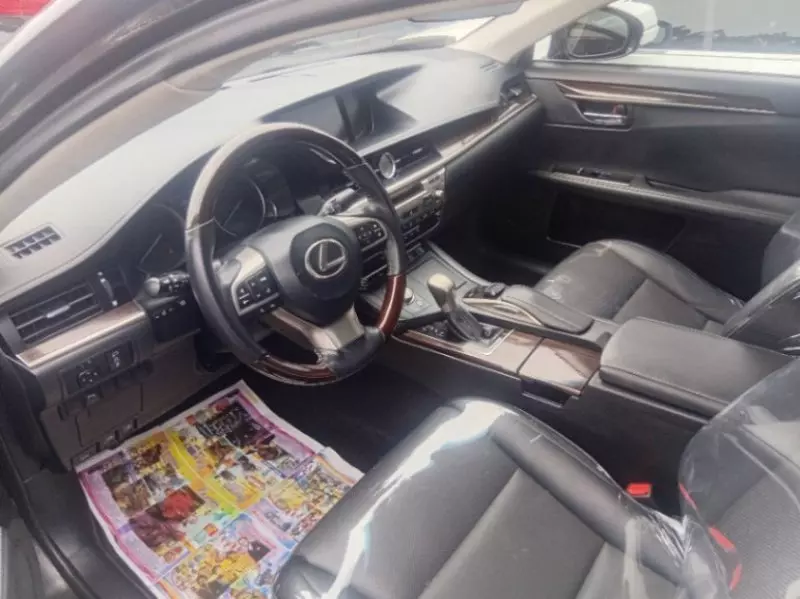 Lexus ES   - 2016