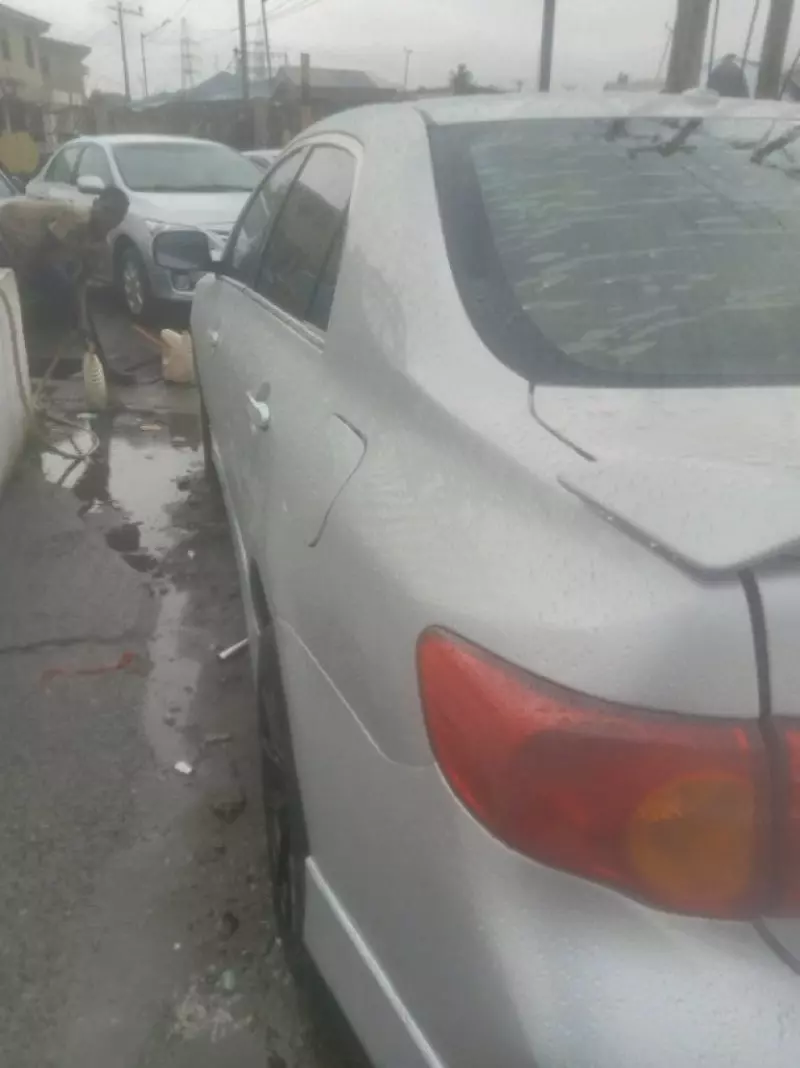 Toyota Corolla   - 2010