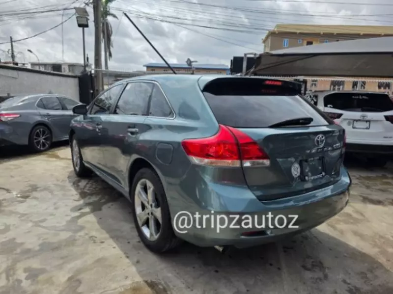 Toyota Venza   - 2010