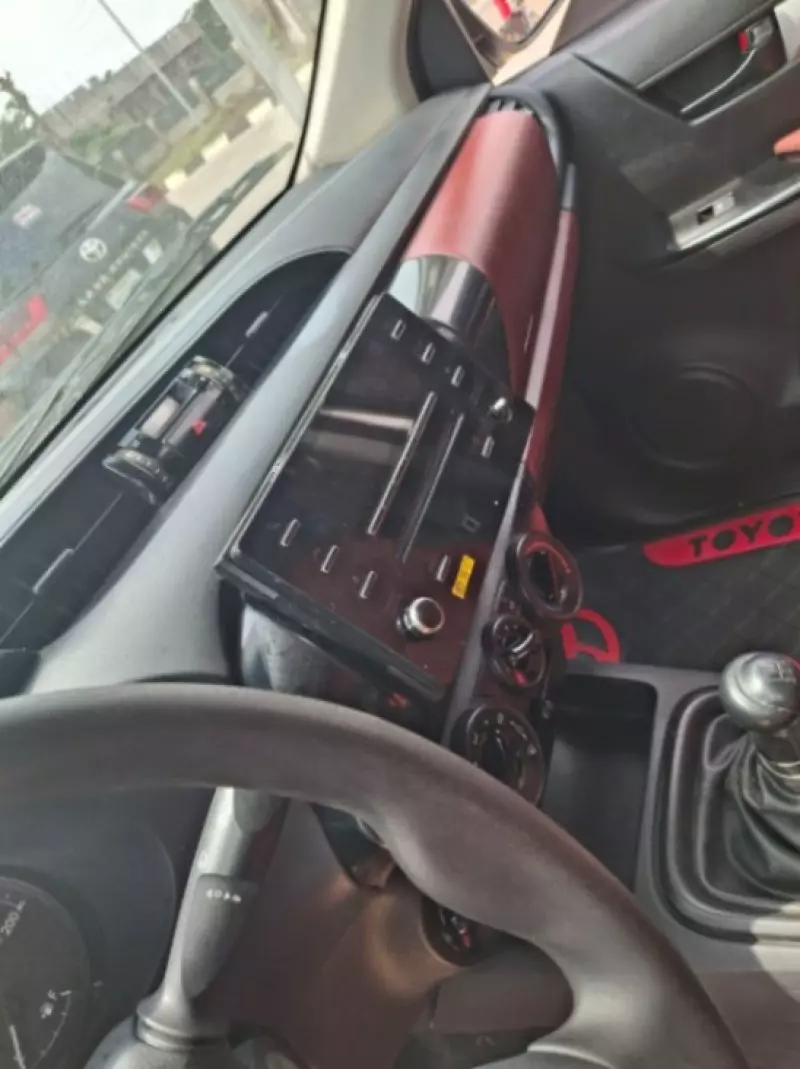TOYOTA Hilux   - 2018