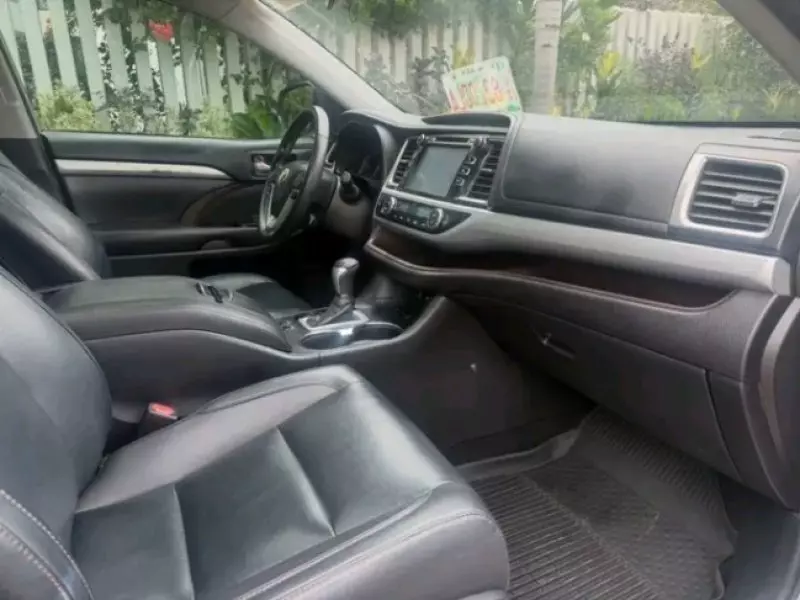 TOYOTA Highlander   - 2019