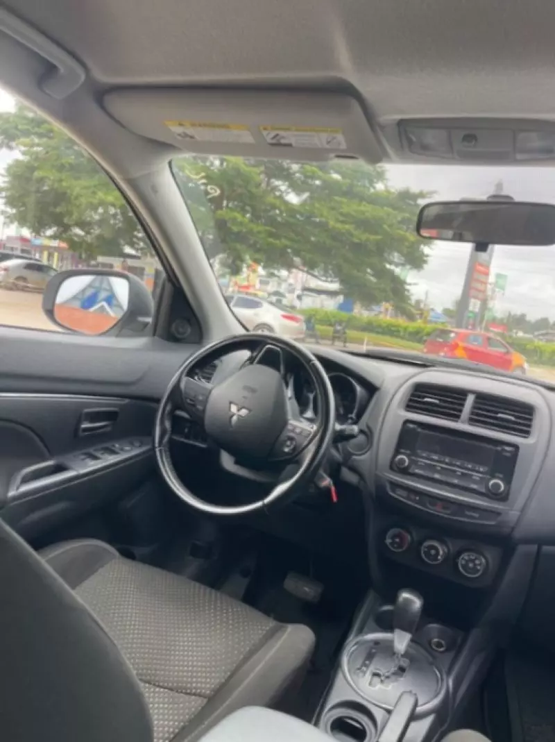 Mitsubishi OUTLANDER   - 2016