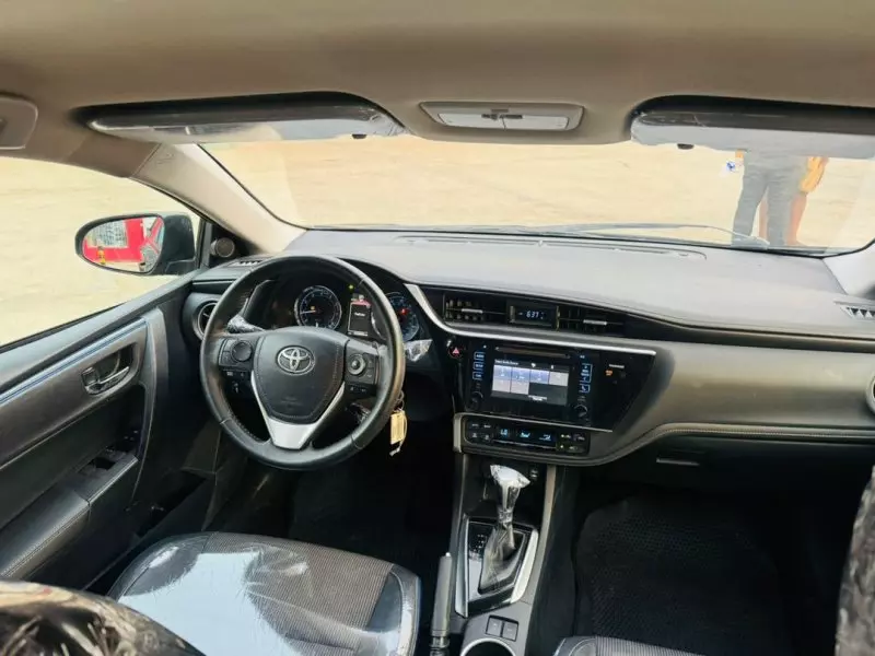 TOYOTA Corolla   - 2017