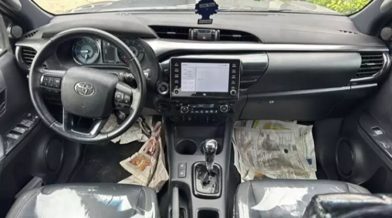 Toyota Hilux   - 2022
