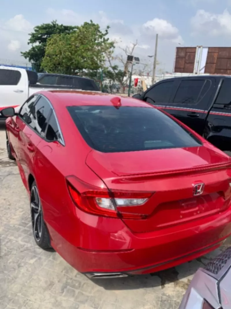 Honda Accord   - 2019
