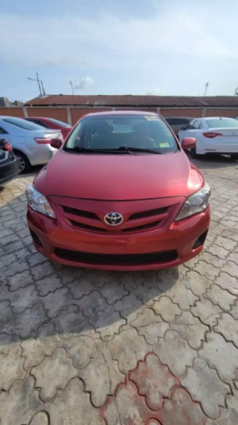 Toyota corolla   - 2012
